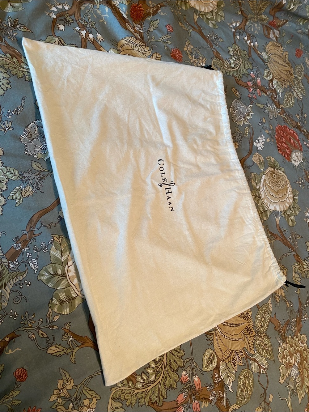 Cole Haan Cream Cotton Flannel Storage Bag (24x22 inches)